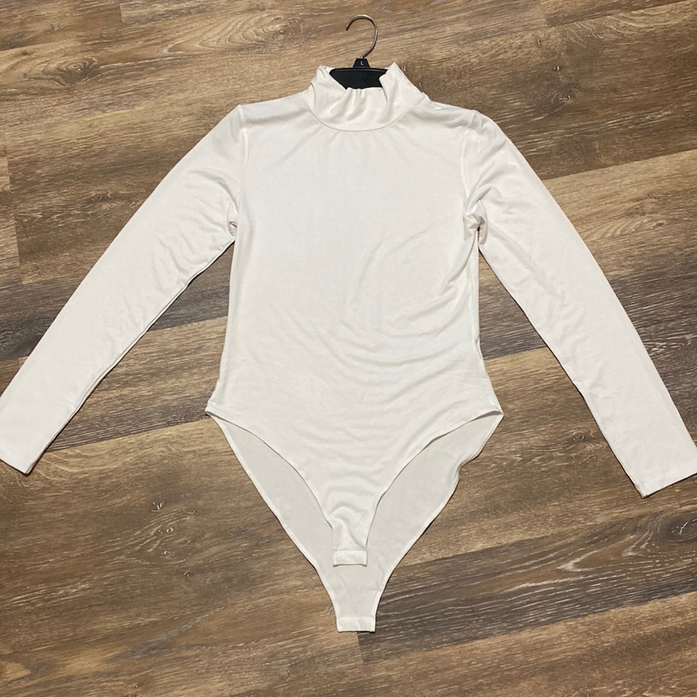 E314 NWT Mangopop Long Sleeve Bodysuits Turtleneck Sz L